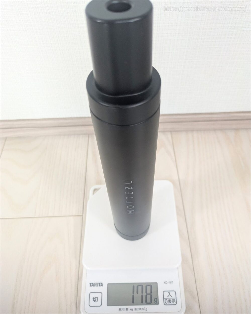 ITSUMO (イツモ) スリム ボトル 折りたたみ傘 LIGHT　使用イメージ3