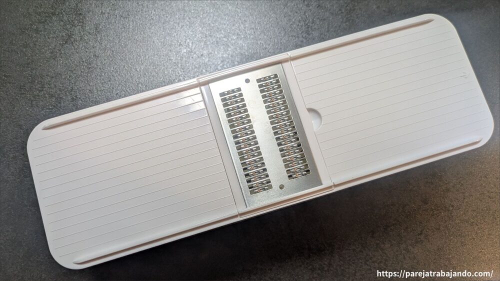 【ニトリ】1台10役コンパクトスライサー(KY024)スライサー取り付けイメージ2